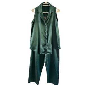 Victoria Secret Women’s Sleeveless top and pants Pajama Set color green size S